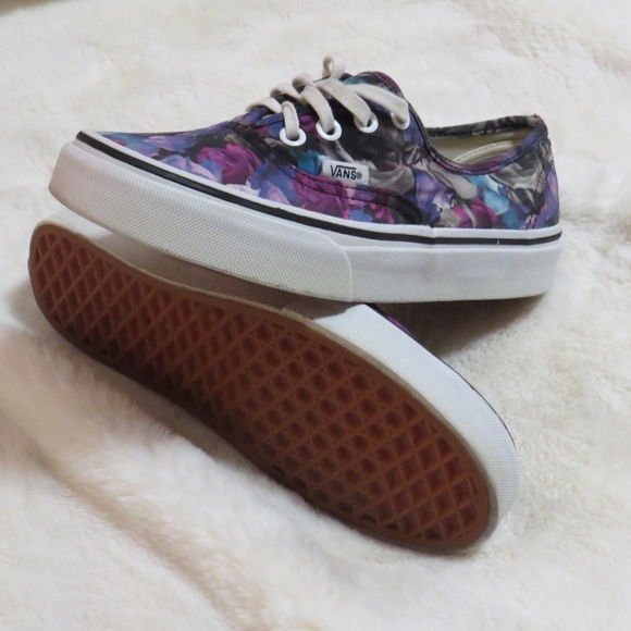 VANS Canva style shoes SIZE MEN 4 US  AND WOMEN  5.5 US - Picture 1 of 4